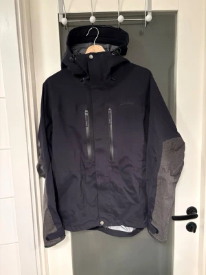 Lundhags Rocketeer Jacket - Strl M   Lundhags Rocketeer Jacket  Nypris: 5000kr  Väldigt fint skick