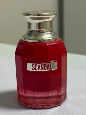 Jean Paul Gaultier Scandal Le Parfum - Ungefär 15 ml kvar av 30 ml.