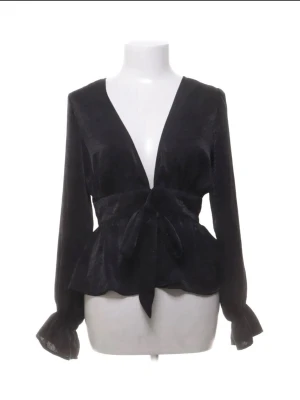 Bikbok topp - Fin topp, skriv vid frågor!