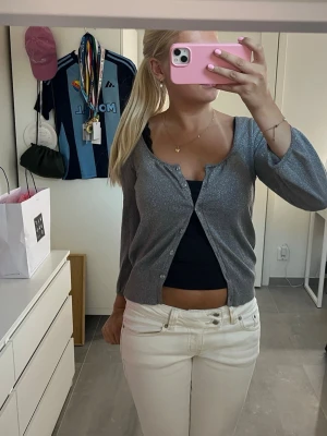 Grå kofta - Superfin grå glittrig kofta💕