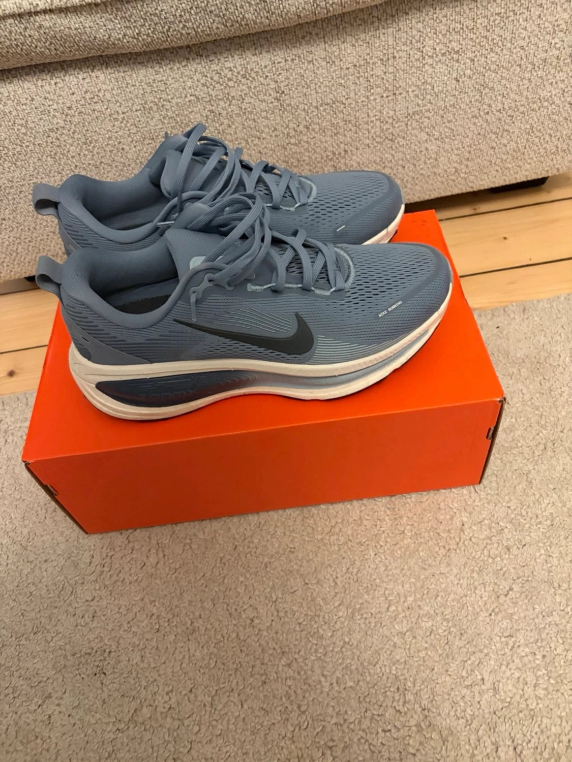 Ljusblåa nike zoomx skor