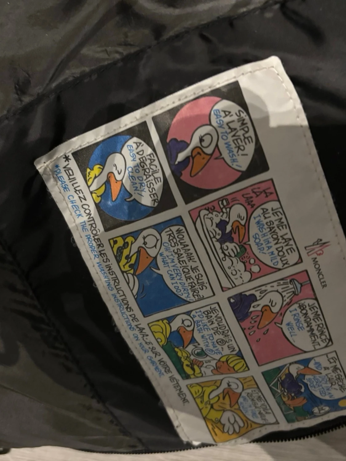 Svart dunväst från Moncler med huva - 3