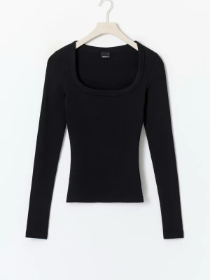 Svart långärmad ribbad topp Bikbok - Svart ribbad långärmad topp från Bikbok. Storlek S bra skick!!❤️