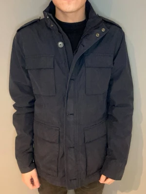 Field jacka  - Field jacka | storlek M | skick 9/10 | fraktar via valfrit ombud på köparens bekostnad | hör av dig vid funderingar 