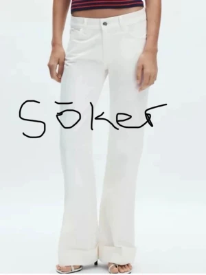 Vita flare zara jeans raka - SÖÖÖKER dessa vita jeans kallade ”the fold up” från zara i strlk 36!!! Hör av er om ni har dem🤩kan betala bra