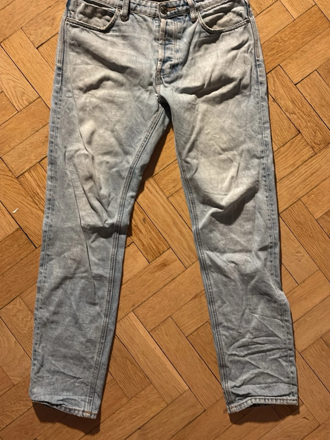 Ljusgrå raka jeans - 1