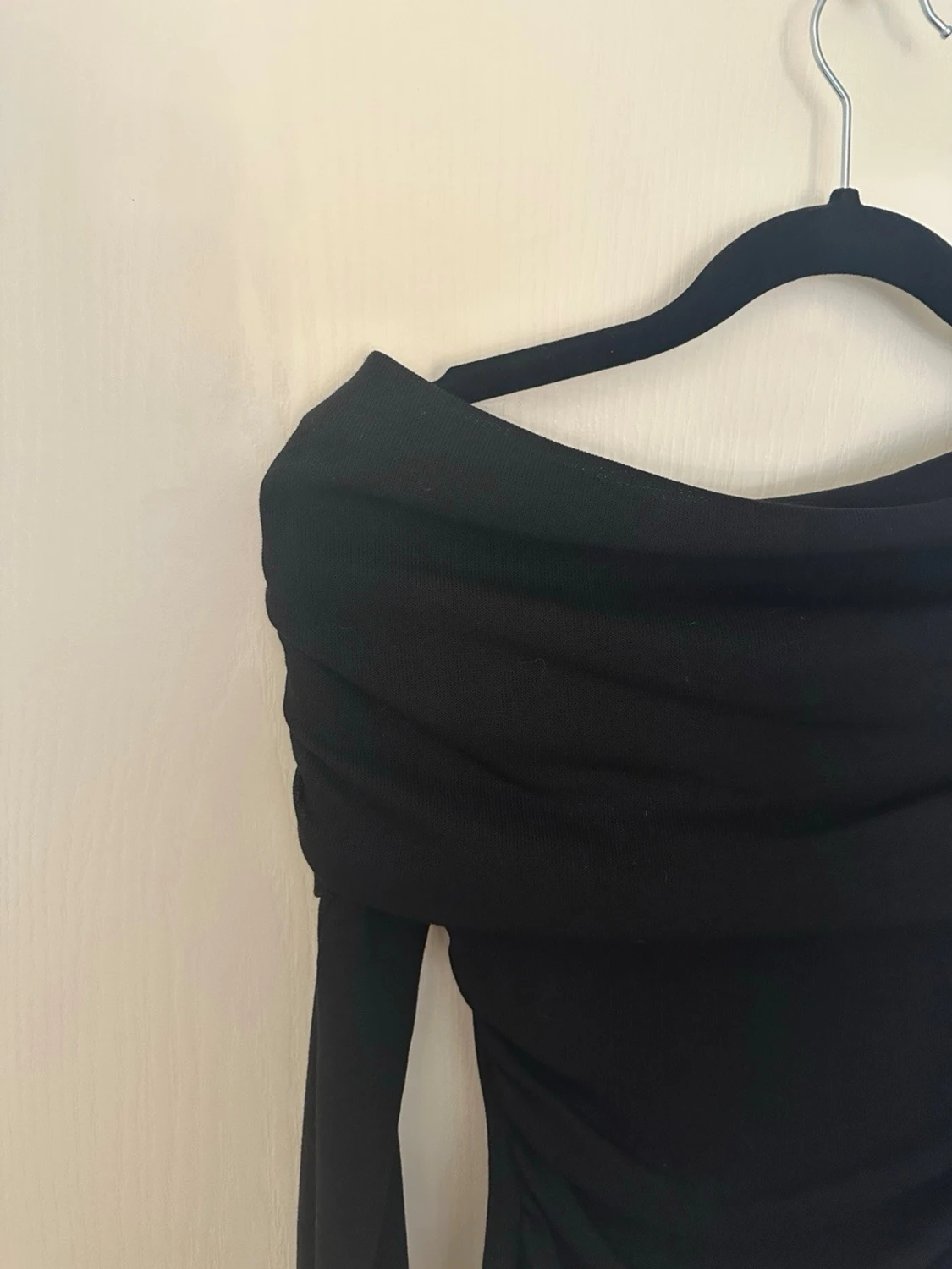 Svart offshoulder tight topp - 3