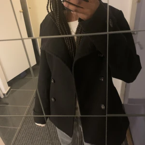 Kappa - Säljer denna jättefina kappan från HM😇 Säljs pga kommer ej till användning. För fler bilder skriv privat💕💕