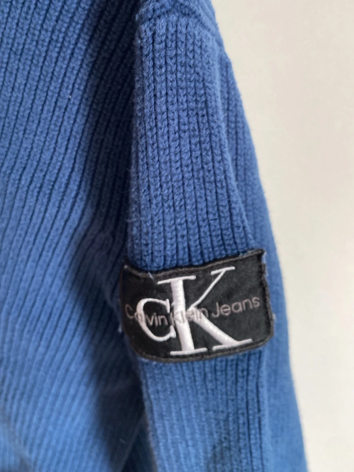 Blå stickad tröja från Calvin Klein - 2