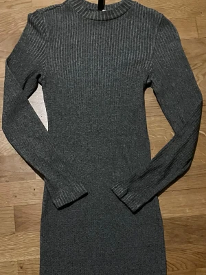 Lång Klänning - Storlek XS. Fint Skick. Köpt på H&M.