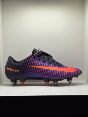 Nike Mercurial Vapor 11 - Nike Mercurial Vapor 11 Elite SG Pro Player Issue🇧🇦 “Floodlights”👾  Size- 9 US/ 42.5 EU 🇪🇺   Condition- 10/10  Boot box included📦