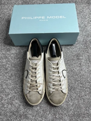 Philippe Model - Philippe Model| Storlek: 45| Skick: 7/10 begagnat skick!| Pris: 849kr| Priset går alltid att diskutera😊