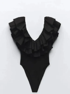 Zara body med volang - Super fin sommar body med volang upptill! 