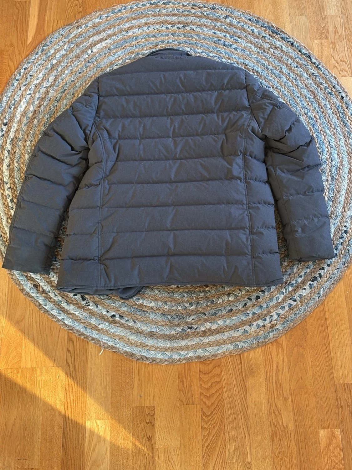 Mörkgrå pufferjacka från Herno - 2