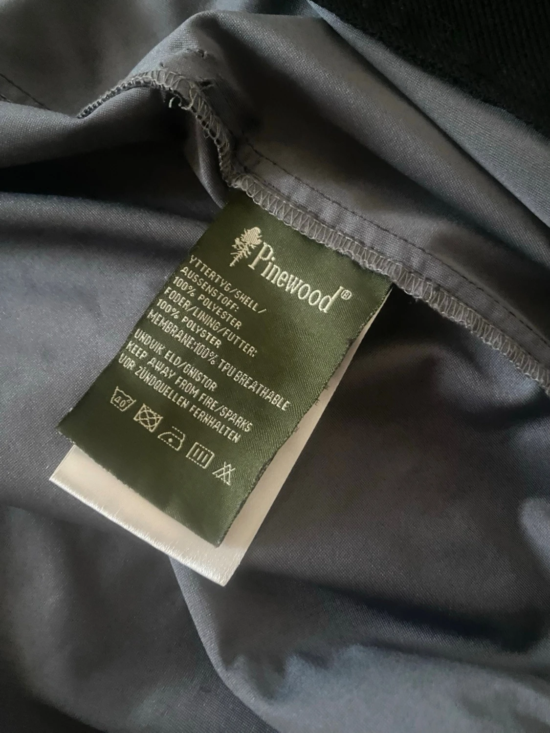 Svart vindjacka från Pinewood - 3