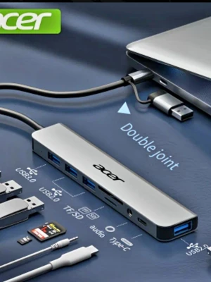 USB-C hub Acer HY41-T8med flera portar - Snygg och smidig USB-C hub i metall med tre USB 3.0-portar, HDMI, SD-kortläsare och hörlursuttag. Perfekt för att koppla in flera enheter till din laptop eller surfplatta. Färgen är silver och designen är tunn och rektangulär.