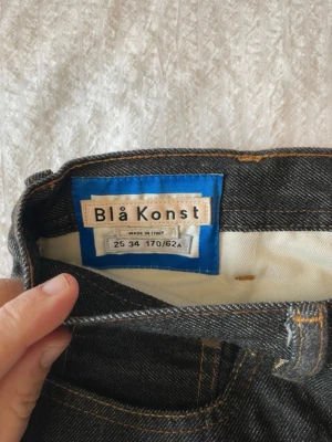 Acne selvedge denim - Acne jeans skick 10/10 MÅTT: midjan-40 längd-100. Öppen för bytte!!! ✌️