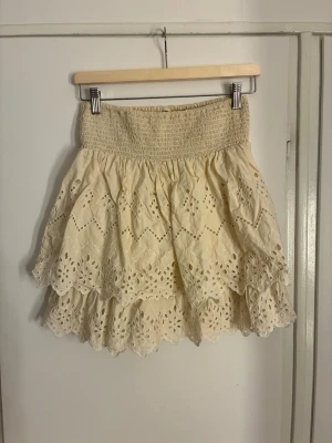 Volang kjol  - Superfin volangkjol! Passa på nu då det är fri frakt! 💌