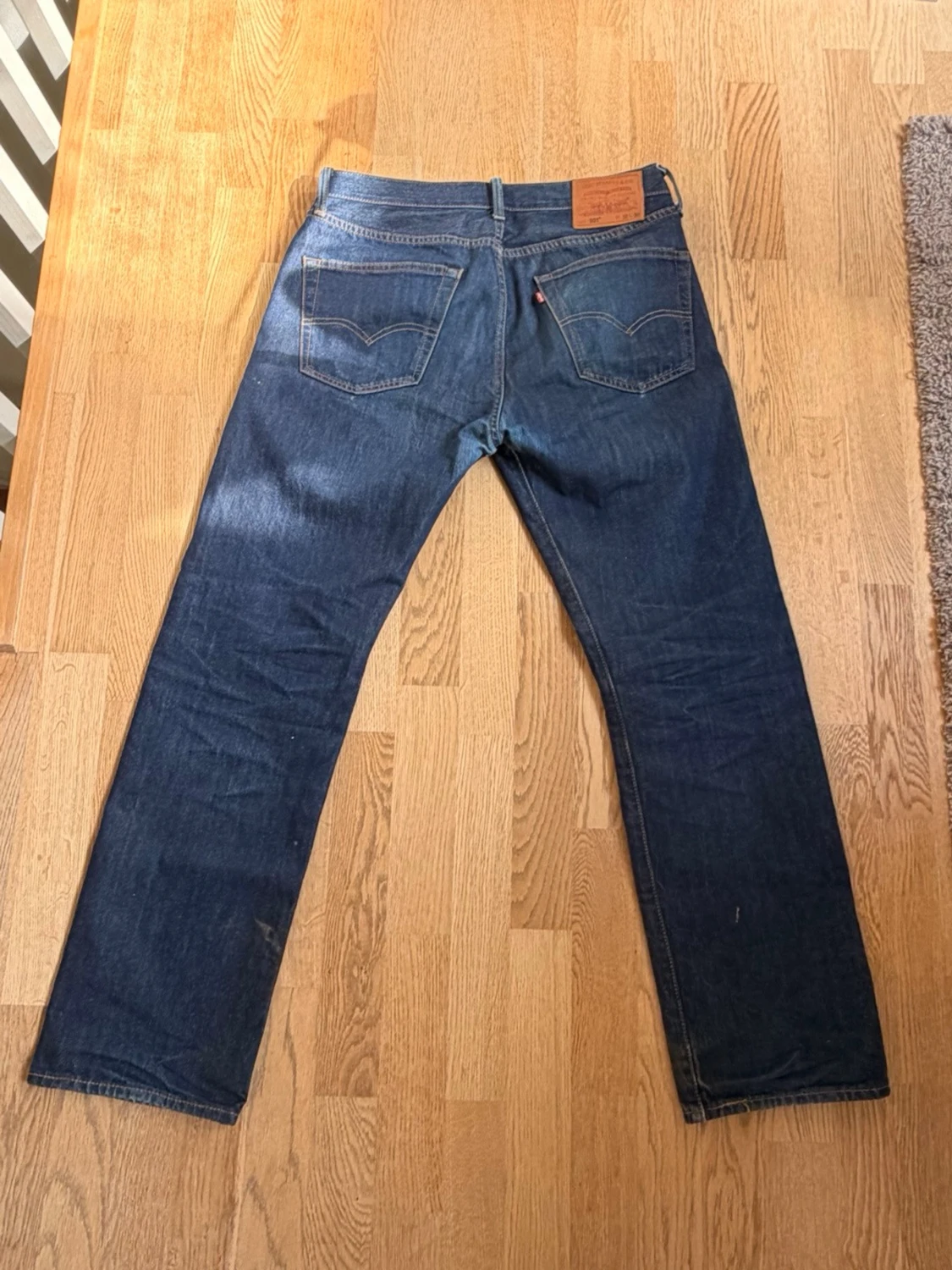 Mörkblå raka jeans från Levi's(32:32) - 1