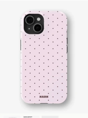 Rosa mobilskal med prickar från NARN - Snyggt mobilskal i ljusrosa med små svarta prickar från NARN för iphone 15