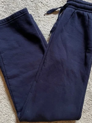 Mjukisbyxor - Mjukisbyxor från Gina Tricot i storlek XXS, i nyskick!