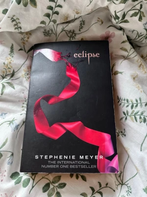Eclipse av Stephenie Meyer - Eclipse är tredje boken i Twilight-serien av Stephenie Meyer.