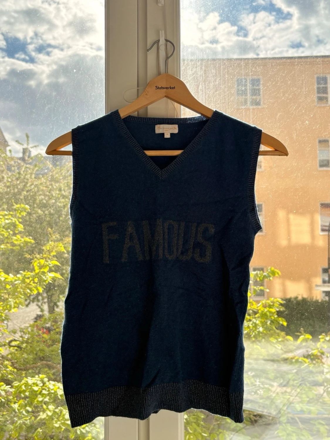 Mörkblå stickad väst från Bleu comme gris