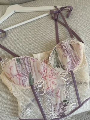 Intimissimi korsett - Jag har 75C, passar någon med S/M 