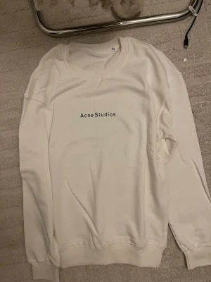 Acne tröja - Storlek S helt ny men inga lappar