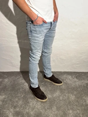 Replay jeans  - Ett par snygga jeans från Replay i storlek W33 L32 i modellen Willby