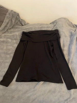 Svart offshoulder topp  - Skön, stretchig!