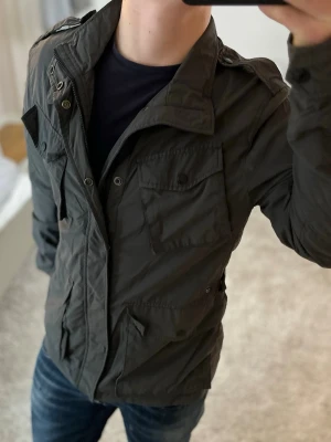 Woolrich Field jacket  - Woolrich | Mycket bra skick | Size - M | Pris 1099 | Hör av dig vid minsta fråga eller fundering📩