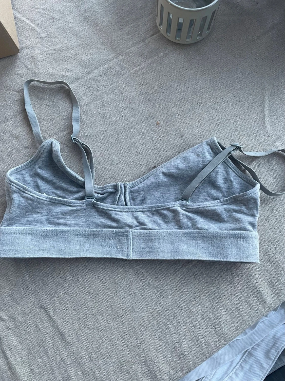 Grå bralette från Calvin Klein - 1
