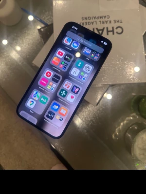 iPhone 14 Plus  - Säljer en svart iPhone 14 Plus 128 gb den är i toppen skick 