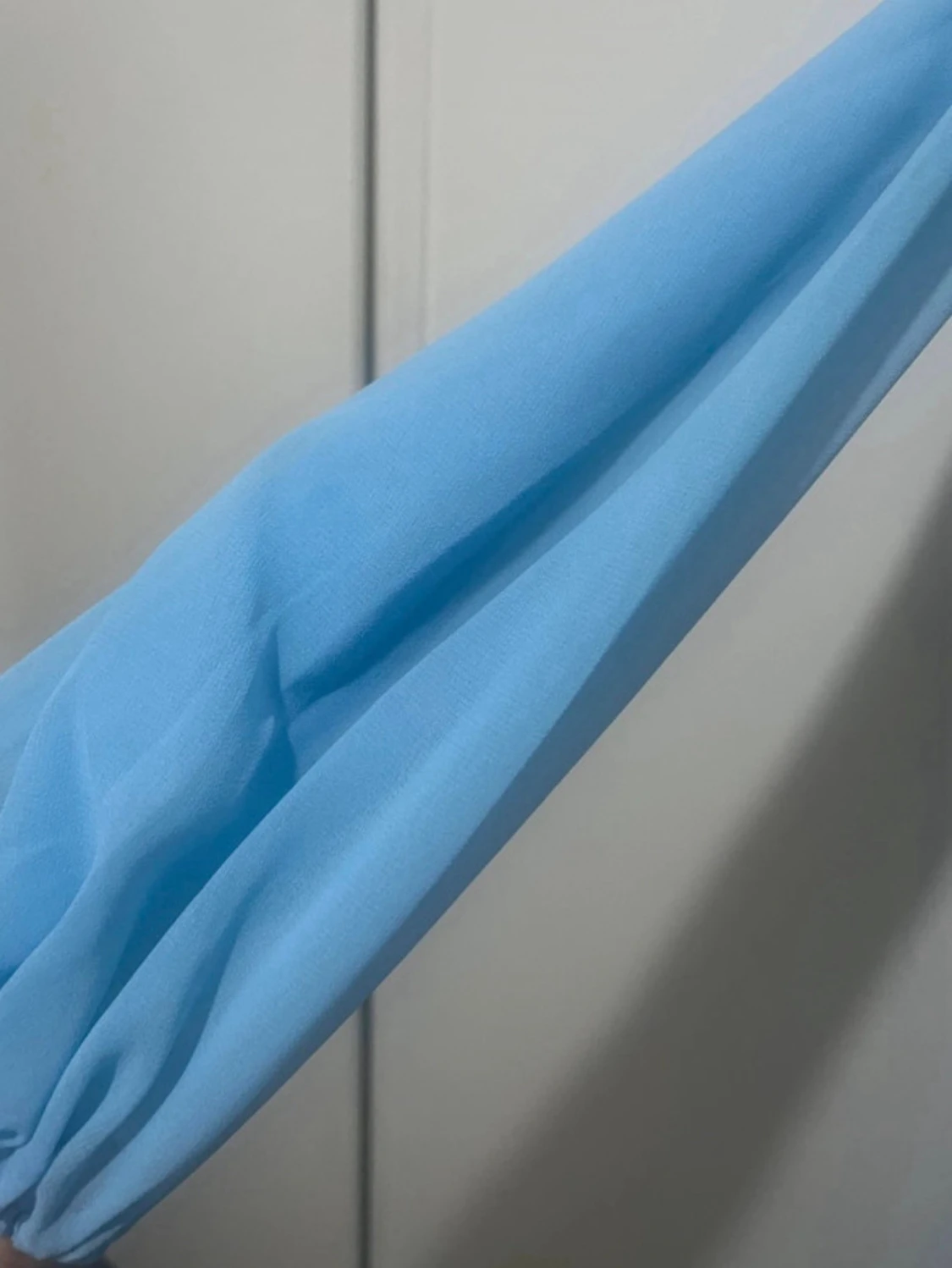 Ljusblå långklänning med omlott - 2