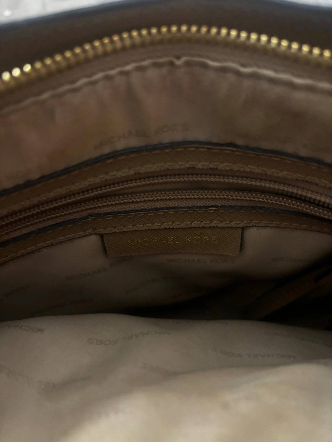 Svart handväska från Michael Kors - 3