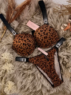 Victoria’s Secret Leopard Set 75C + M ✨ NEW with Tags - Brand new Victoria’s Secret leopard print set 🐆 Bra size 75C Panties size M Original tags attached.                                                            ✨ 100% original Victoria’s Secret ✨ NEW with tags ✨ Rhinestone logo straps ✨ Stunning, eye-catching design  Retail value is higher — selling for 700. No low offers please 💎