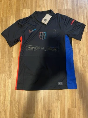 Nike x barca tröja - Nike x barca tröja exclusive tröja helt ny aldrig använd