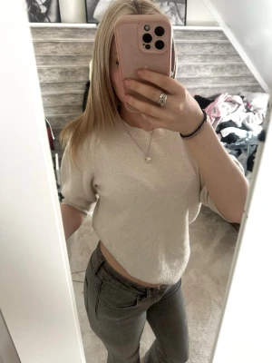 Vit stickad från only  - Trekvartsärmad tröja