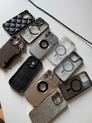 10 olika mobilskal för iPhone 16 pro - 10 olika mobilskal för iPhone 16 pro i olika skick 50-100kr styck. Skriv i pm för mer detaljer. Finns även 3 skärmskydd 