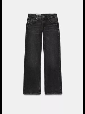 Svarta jeans från Zara - Snygga svarta lågmidjade jeans från Zara. Aldrig använda, lappen kvar. Storlek 34💓