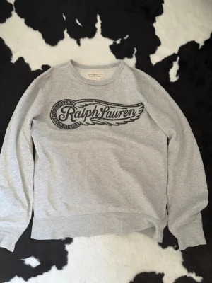 Ralph lauren tröja - Tjo, säljer en super snygg vintage Ralph lauren tröja som är mycket fint skick. 