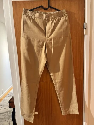 THESE GLORY DAYS - Snygga märkesbyxor för varma dagar!