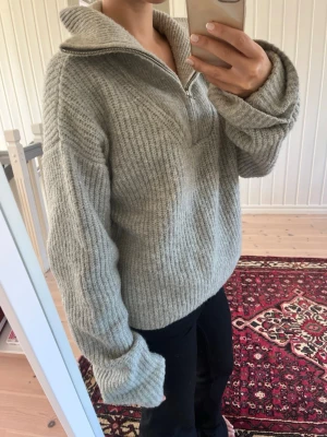 Stickad tröja från BikBok - Jätte varm<3 