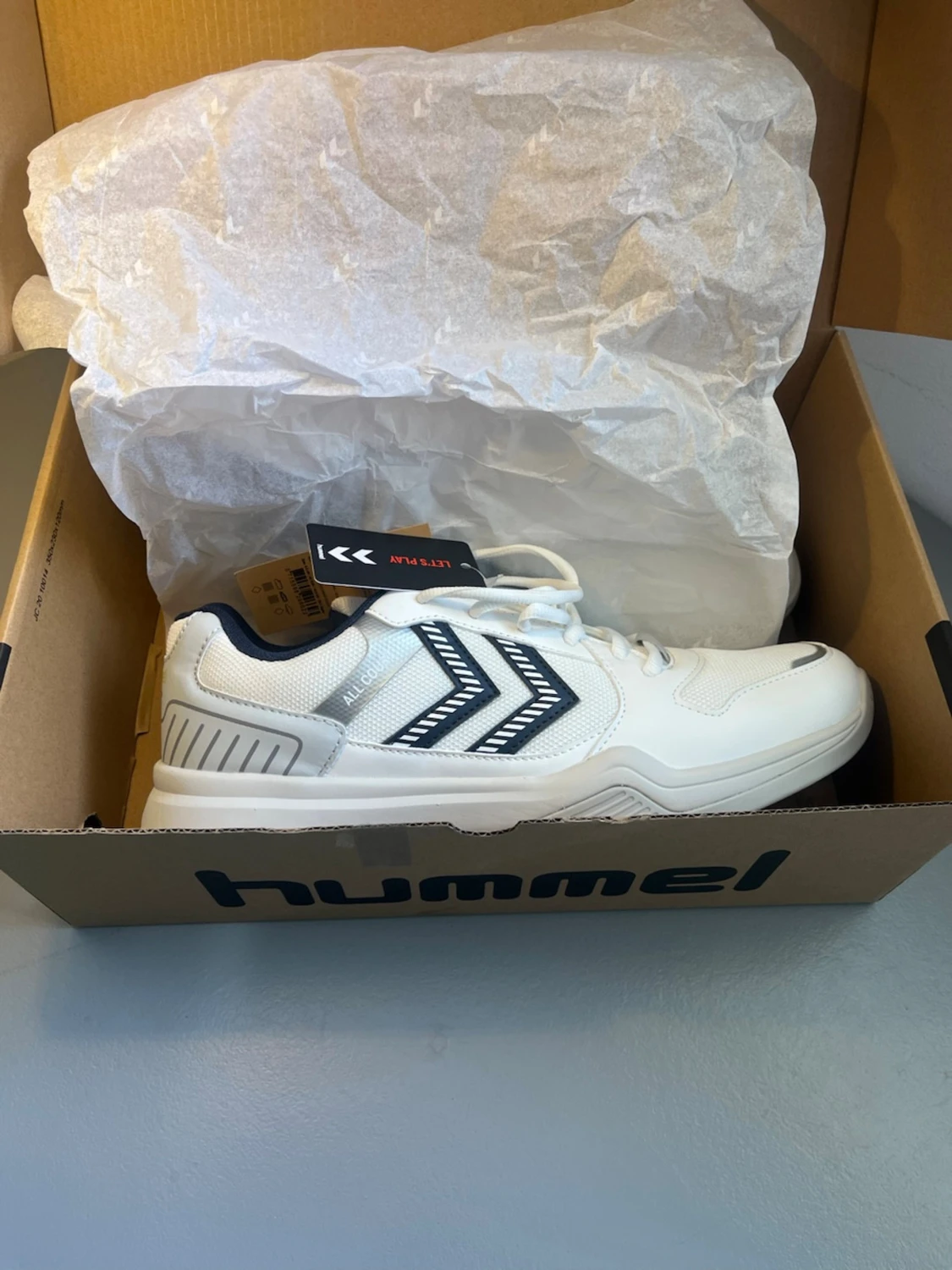 Vita Hummel sneakers med svarta detaljer - 1