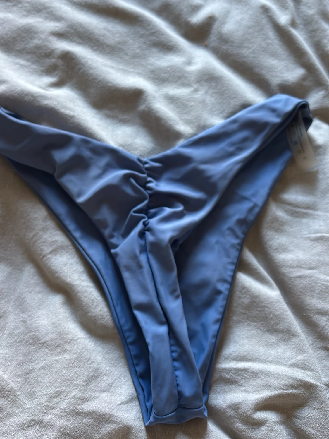 Blå trekantsbikini med knyt - 1