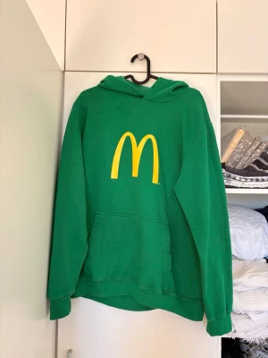 Donken hoodie M - Inte alla som har en sån, men jag har en sån, du kan ha en sån. 