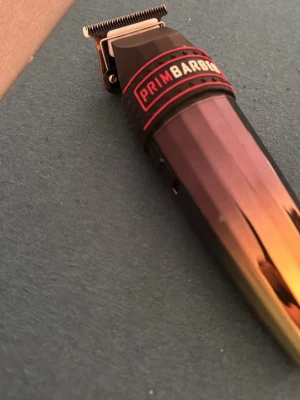 Jrl trimmer - Den gör skarpa linjer och fungerar helt felfritt, först tikl kvarn och pris kan diskuterad vid snabb affär