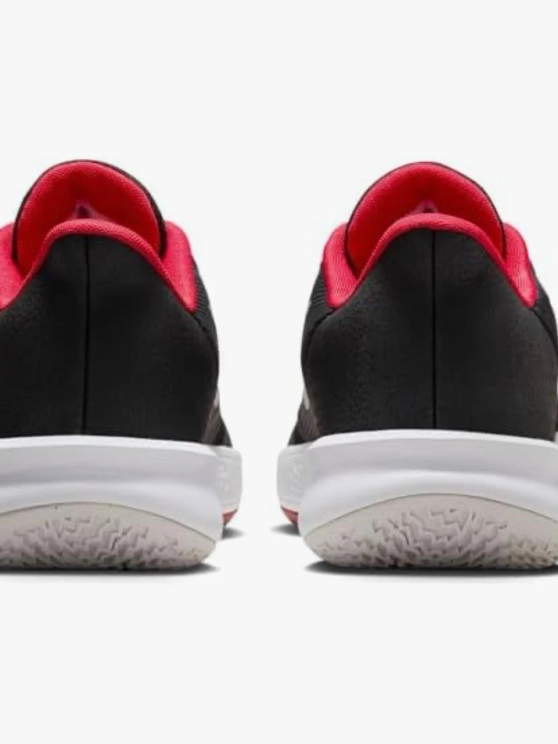 Svarta Nike sneakers med röd detalj - 4