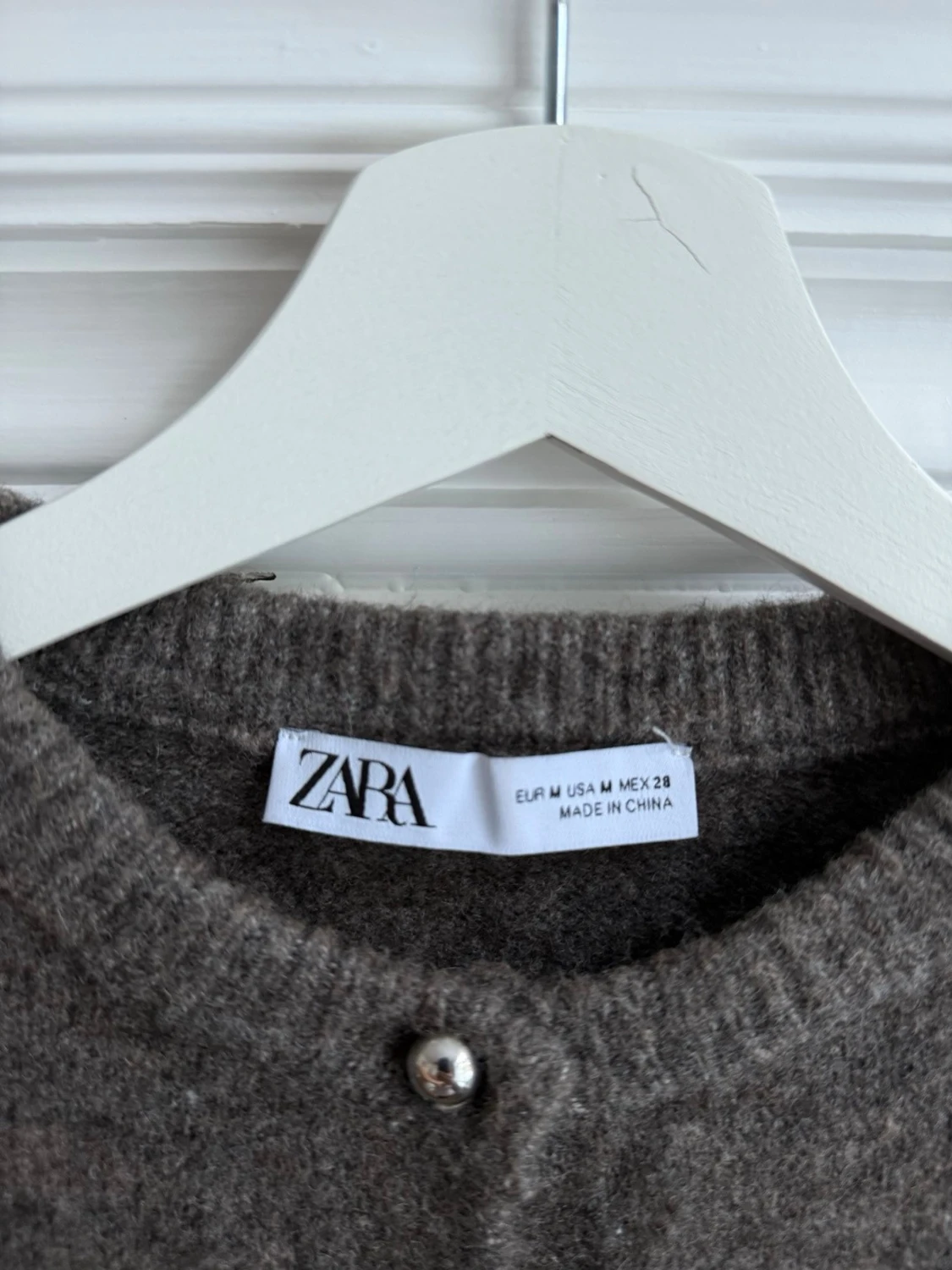 Brun kofta med pärlknappar från Zara - 3